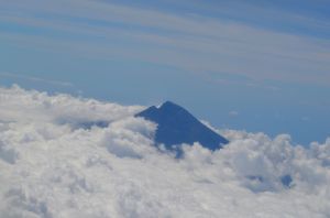 Mt Rinjiani piercing the clouds